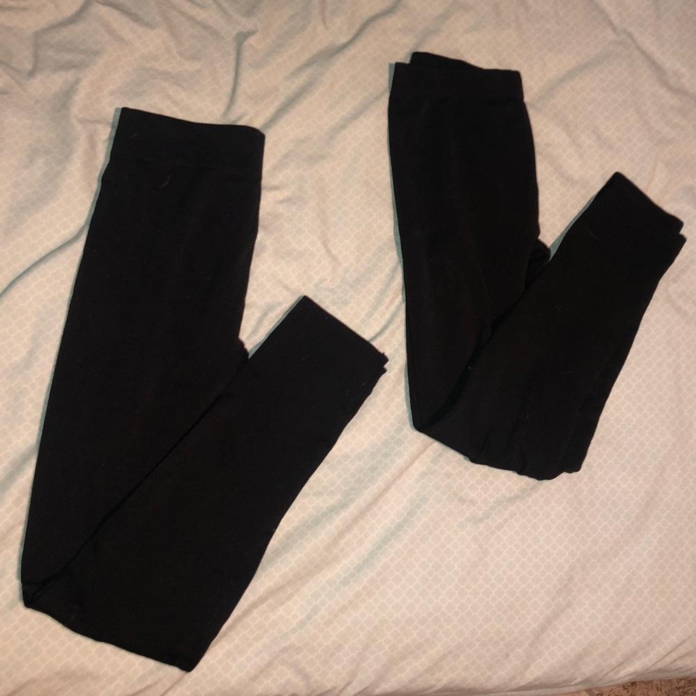 bundle of 2 leggings!
